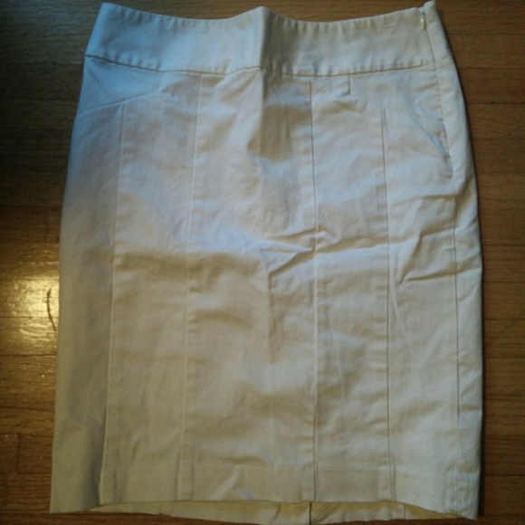 * Host Pick * The Limited Collection White Pencil Skirt, sz 2 - Picture 1 of 5